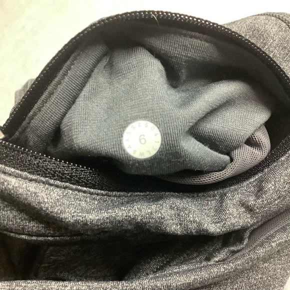 Lululemon Motionful 7/8 Tight 25" Heathered Black / Gray Size 6 Leggings - Picture 6 of 12